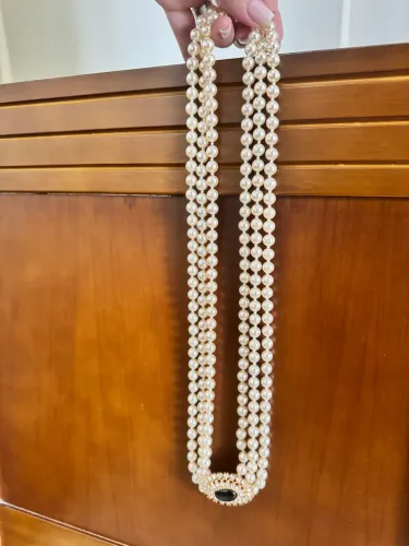 Colar pérola com broche