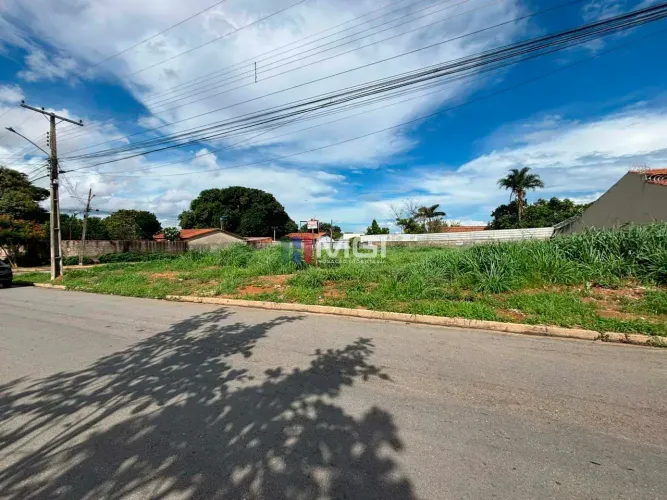 Imóvel para venda tem 771 metros quadrados em Jardim Eli Forte - Goiânia - GO