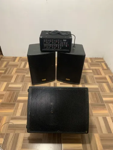 Caixa passiva + mesa amplificada