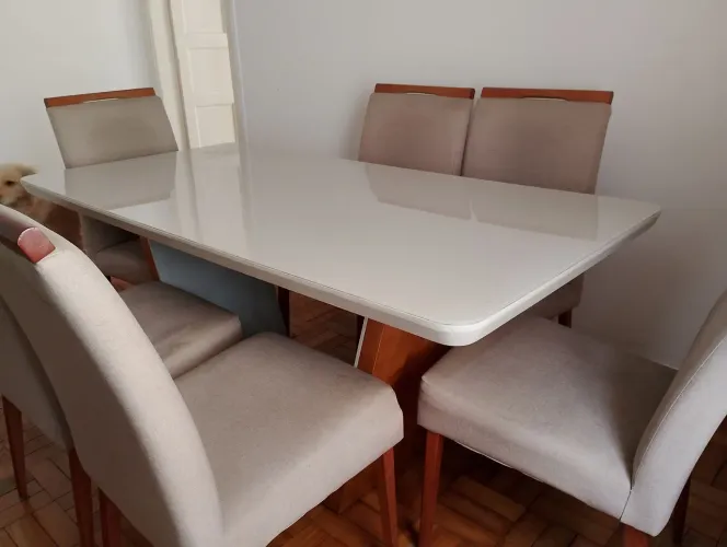 Mesa de Jantar 6 Lugares com 6 Cadeiras Estofadas - Excelente Estado