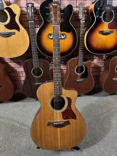 Taylor 114ce e Squier Classic vibe 50?