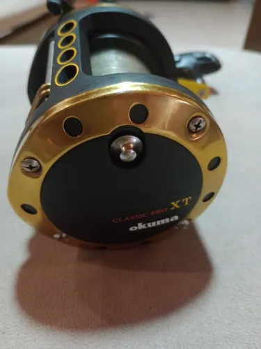 Carretilha perfil alto Okuma 2 rolamentos