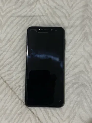 Celular Motorola one (barato)