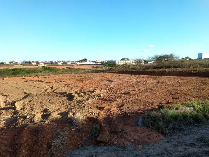 Venda de um Lote em Simão dias Localizado No fundo Da Praça da Juventude no Centro de tudo