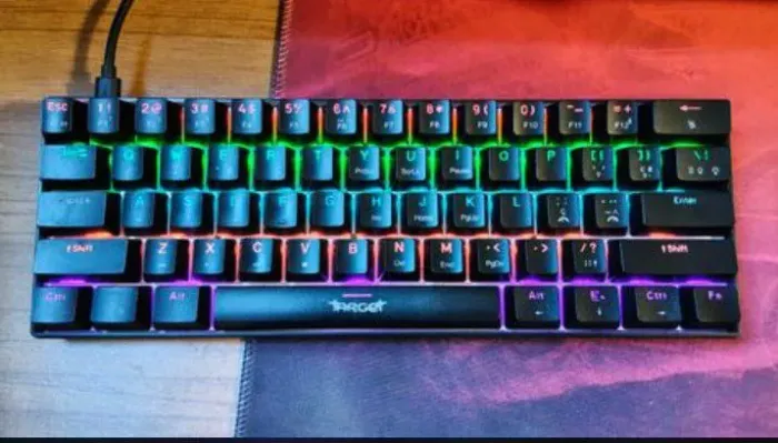 TECLADO MECÂNICO 60%