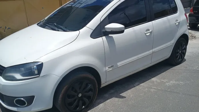Volkswagen Fox 1.6 MI I Motion Total Flex 8V 5P 2014