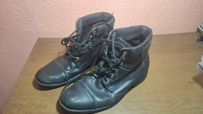 Bota coturno de couro