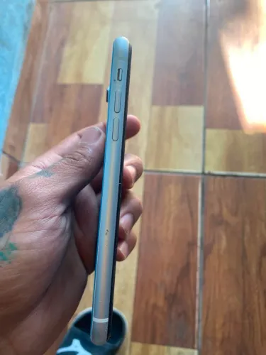 vendo iPhone XR 128 GB de memória 