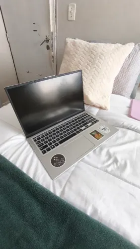 ? ASUS VivoBook 15 + Base Refrigerada