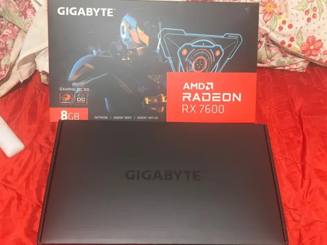 Placa de vídeo Rx 7600 8gb gigabyte