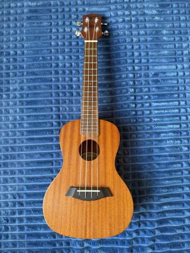 Ukulele Tagima 23K