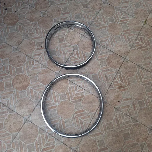 Rodas aro 19,17 em ótimo estado,prontas para dar um upgrade na sua moto,.