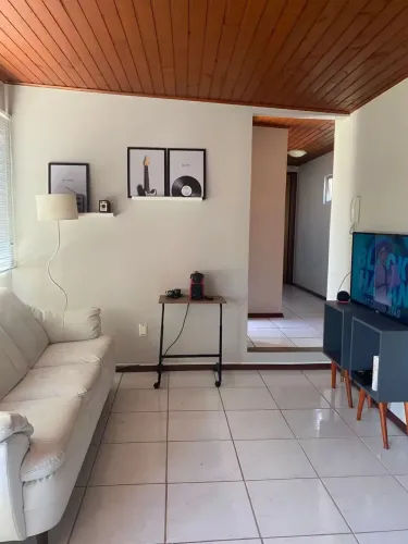Aluga se quarto por 2 meses
