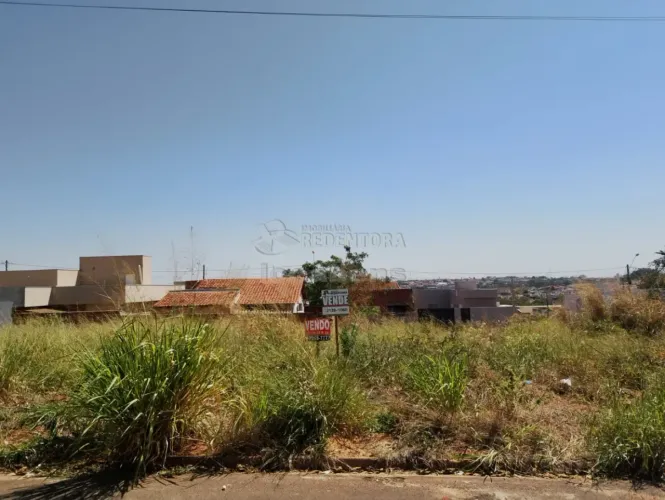 Terreno com área total de 220m² no Central.