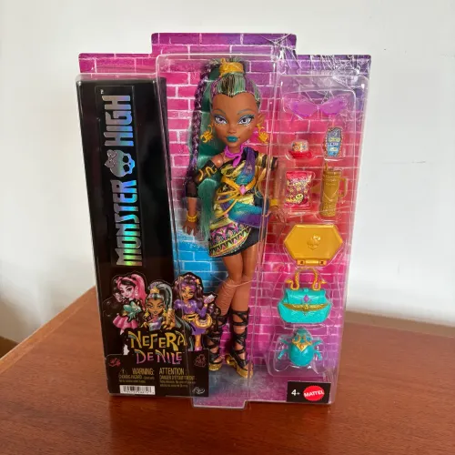 Nefera G3 - Monster High (Lacrada)
