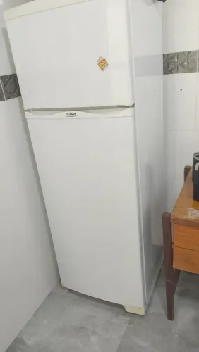 Vendo geladeira usada funcionando perfeitamente