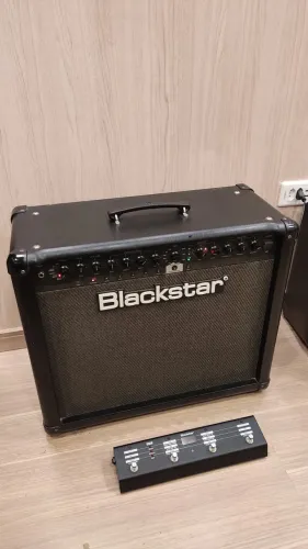 Ample guitarra Blackstar ID60 com pedal Footswitch<br><br>R$ 2600 ate 10x sem juros no cartao