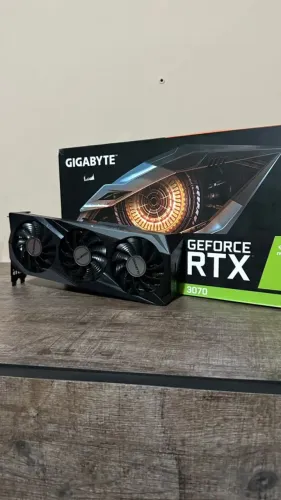 Placa de Vídeo Gigabyte GeForce RTX 3070 Gaming OC 8GB