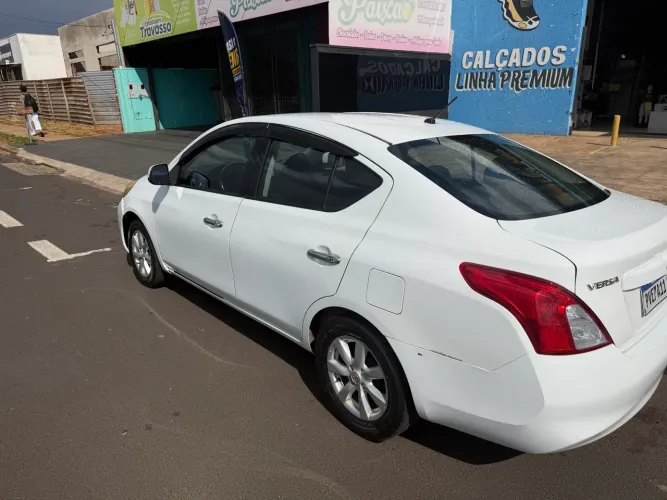 Nissan Versa SL 1.6 16V Flex Fuel 4P Mec. 2014