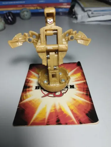 Bakugan Haos Brontes (Caramelo)
