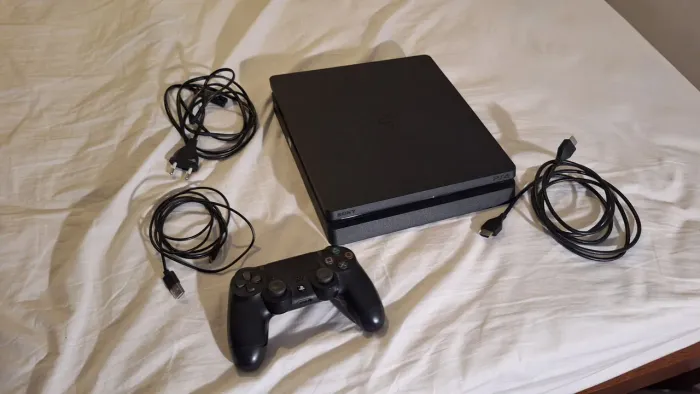 Ps4 slim 1TB
