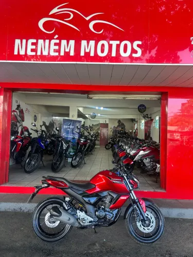 FZ15 2024 - 39.000km - 17.500,00$