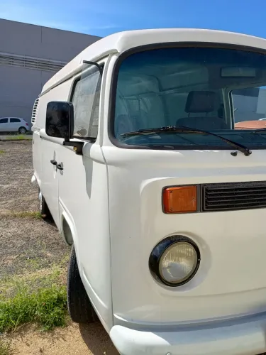 Volkswagen Kombi Furgão (álcool) 2005