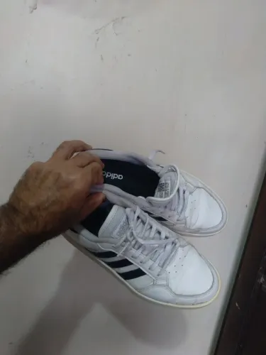 Tênis adidas