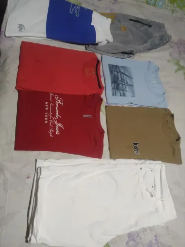 Lote de camisetas seminovas de marca G