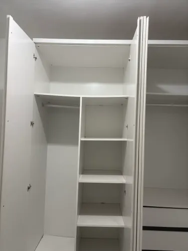 Guarda roupa 4 portas e painel para TV