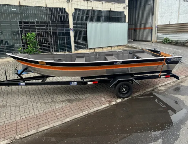 BOTE DE ALUMÍNIO BICUDO