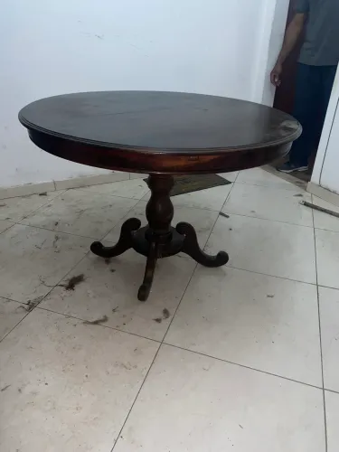 Vendo cristaleira e mesa de jantar completa 