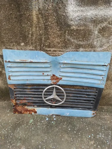 Grade/painel frontal da MB cara chata: