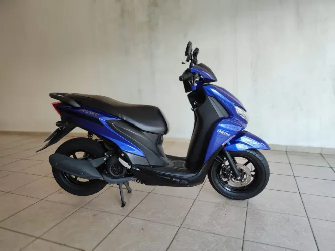 Fluo 2024 baixo km elite pcx