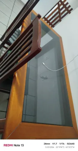 Mesa com duas cadeiras