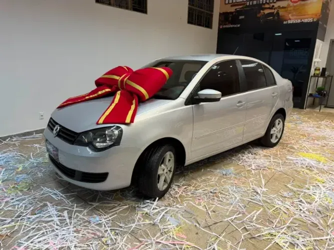 Volkswagen Polo Sedan 1.6 MI Total Flex 8V 4P 2012