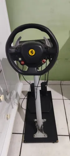 Volante Thrustmaster Ferrari 458 Itália - PC / Xbox 360