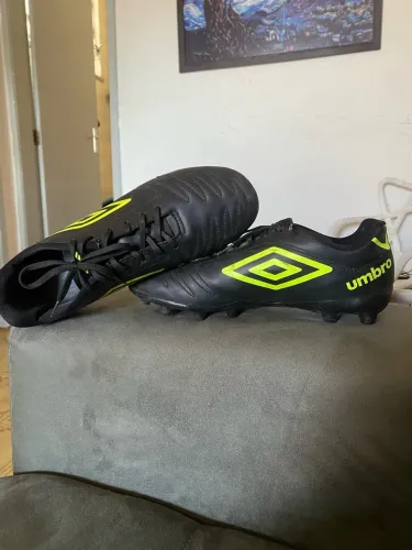 Chuteira umbro original