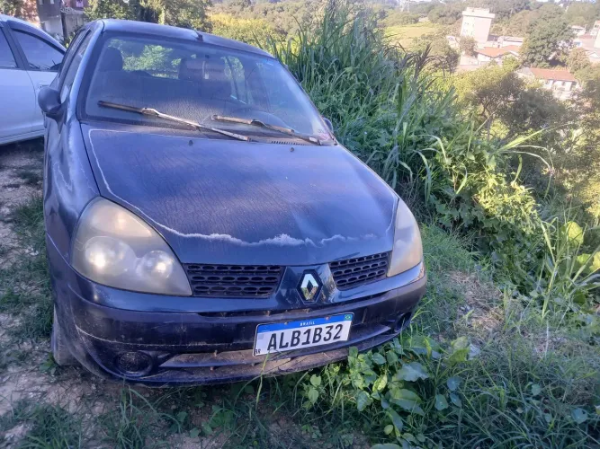 Clio 2004 para retirada de pessas, mas so vendo inteiro