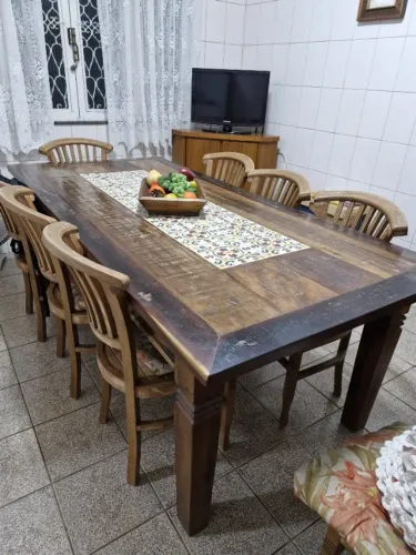 Mesa em madeira de demolição