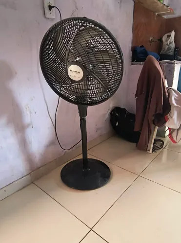 Ventilador de pé mondial turbo 6 palhetas 40 Centímetros Cemi novo faço entrega