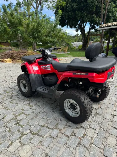 Quadriciclo can am outlander max 2 lugares