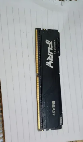 Vendo memória RAM Kingston Fury Beast de 16GB DDR4 3200MHz (CL16).