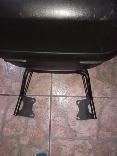 vendo baú gibi de 45 litros conservado