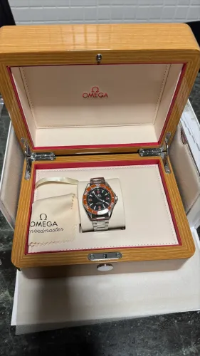Relógio de luxo omega
