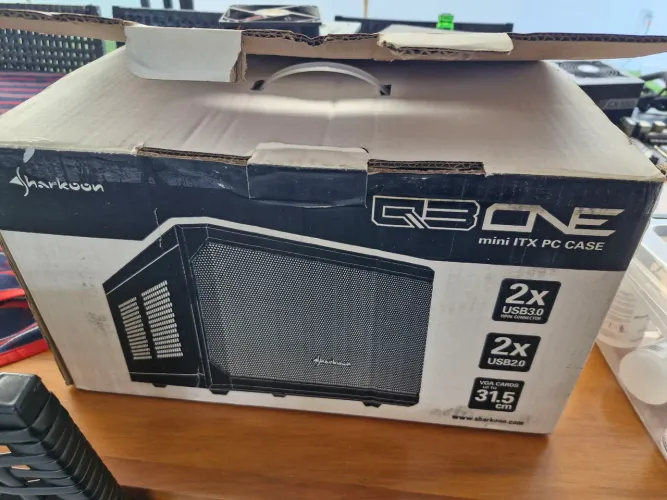 Gabinete Mini ITX Shakoon QBONE