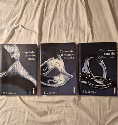 Trilogia 50 Tons de Cinza (usado)