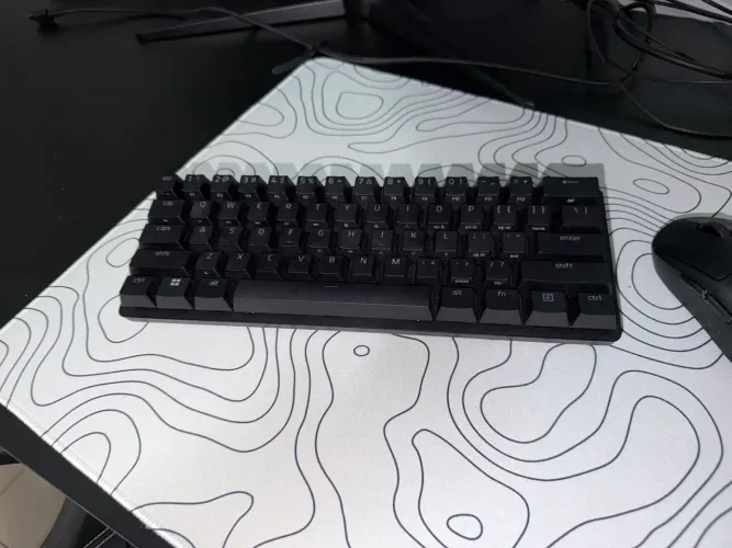 Teclado gamer Razer Huntsman Mini 60% - switch purple