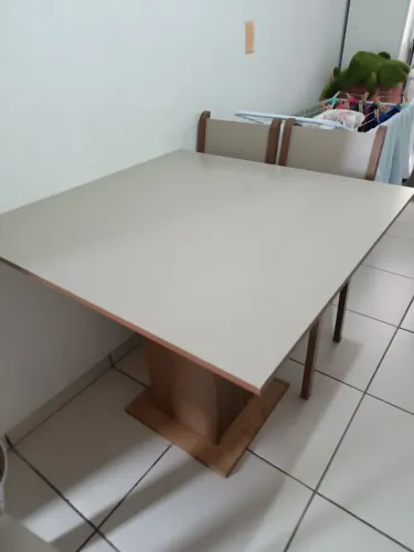 Mesa 4 cadeiras