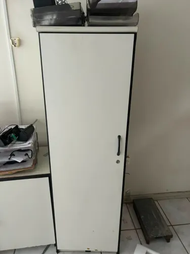 Armário alto 1 porta